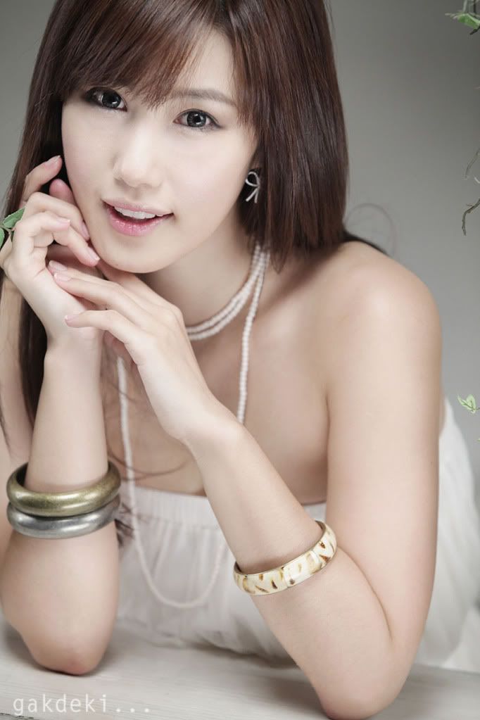 Song-Jina-White-Dress-01.jpg