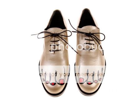 Toes shoes by Comme Des Garçons